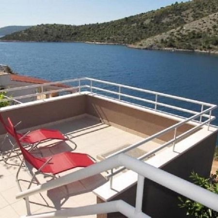 Apartments Ljubi Vinišće Екстериор снимка