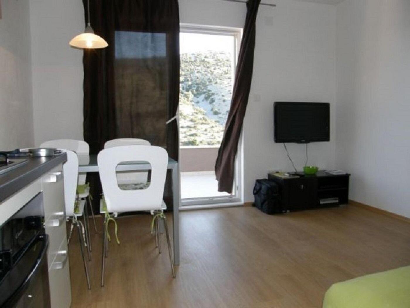 Apartments Ljubi Vinišće Екстериор снимка