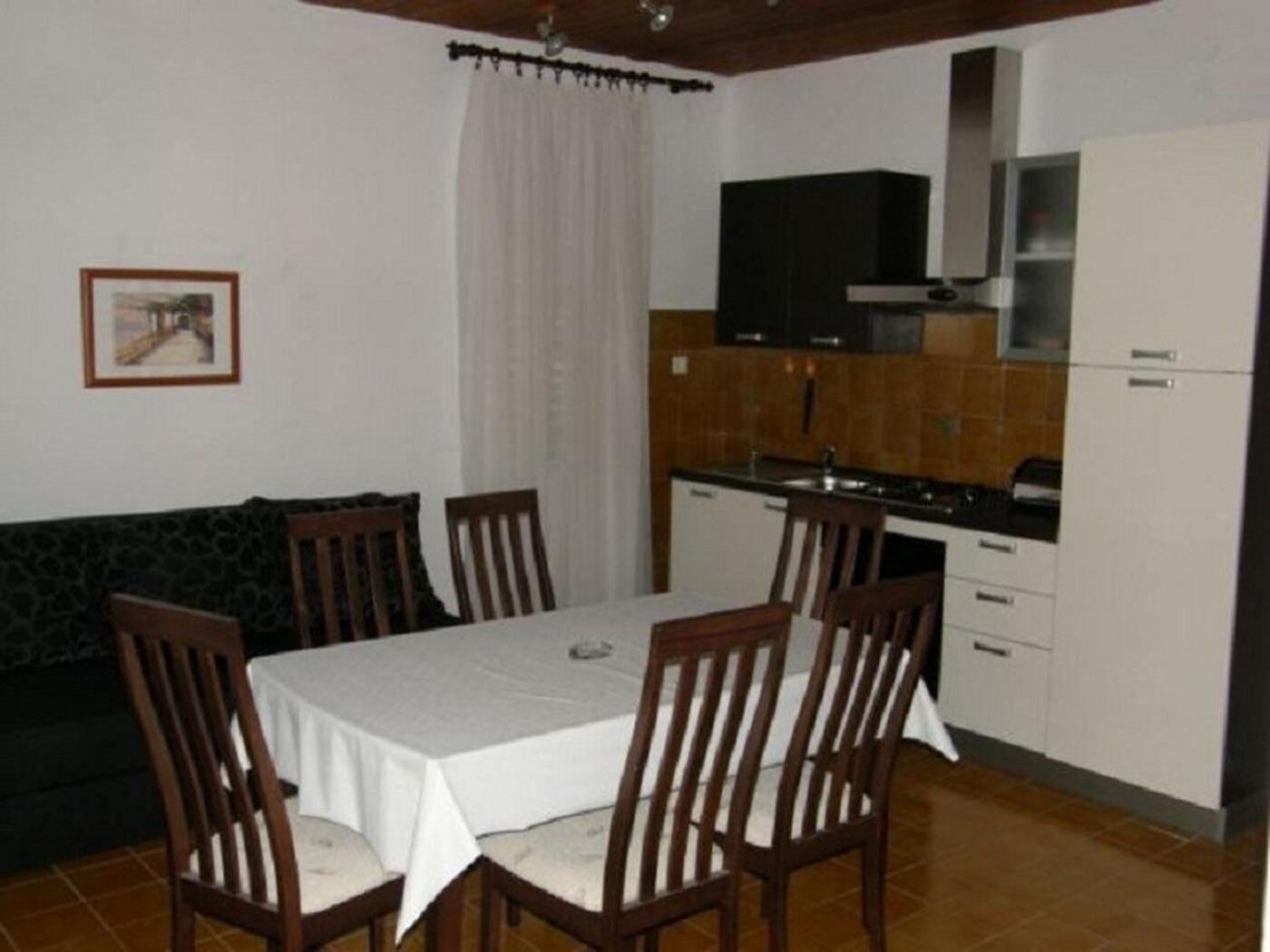 Apartments Ljubi Vinišće Екстериор снимка